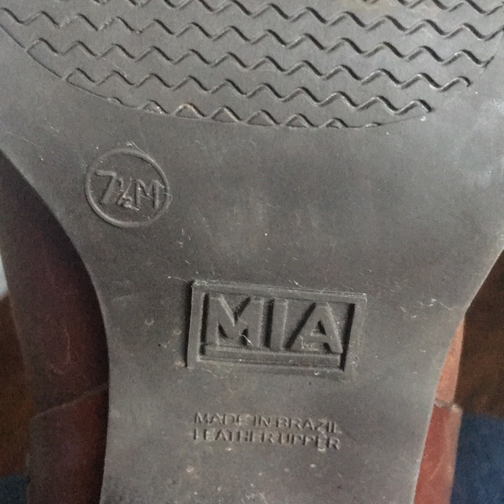 Mia Boots 👢 - Picture 6 of 7